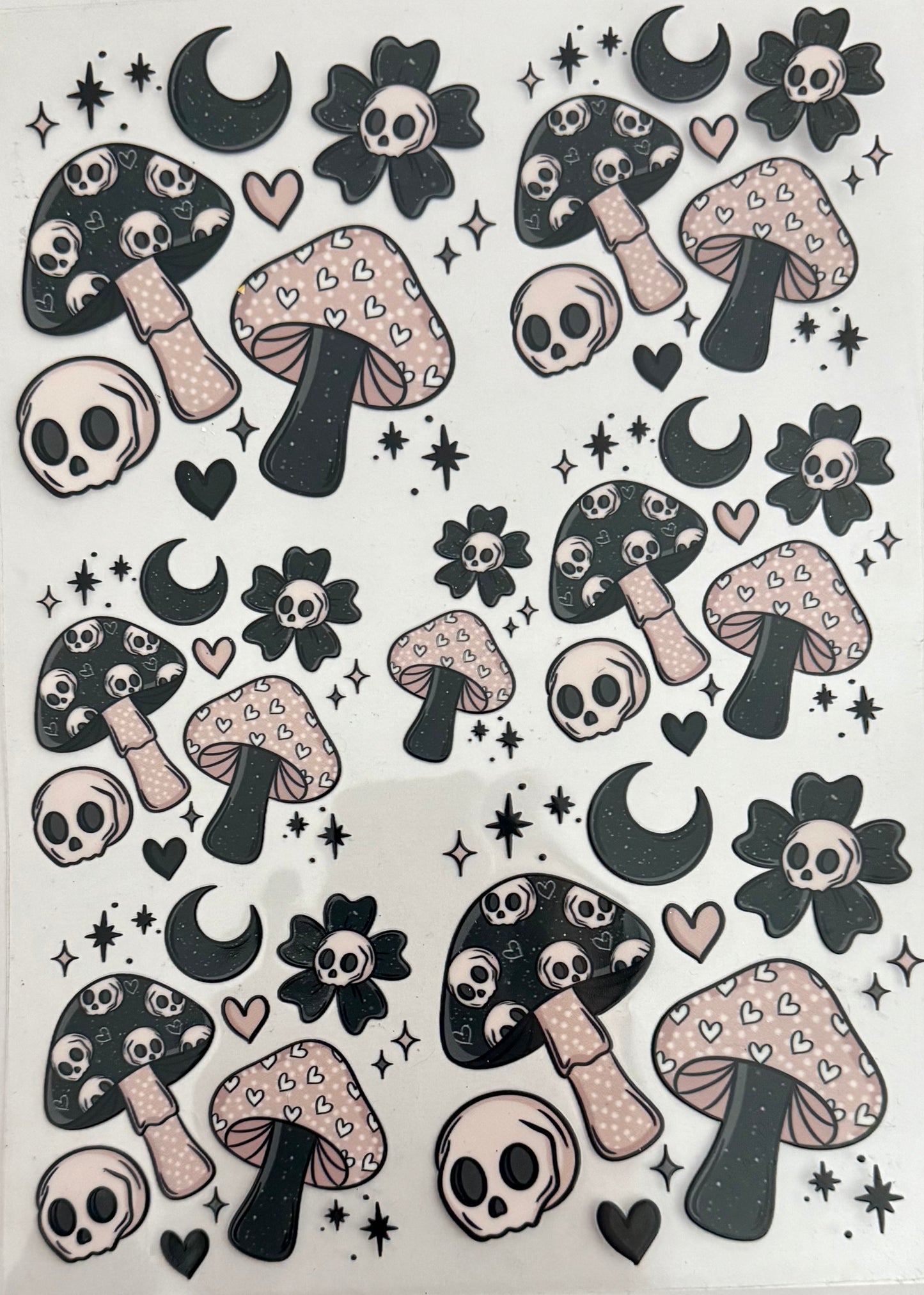 Skulls and mushie (24oz/40oz)